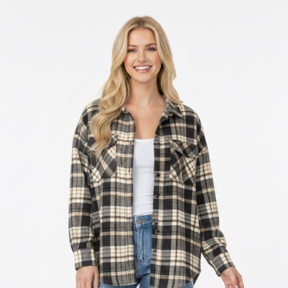 DIZZY LIZZY Plaid Button-Up Shirt shacket - Black and Cream size large